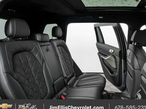 Used 2025 BMW X7 xDrive40i w/ M Sport Package AWD/4WD image 23