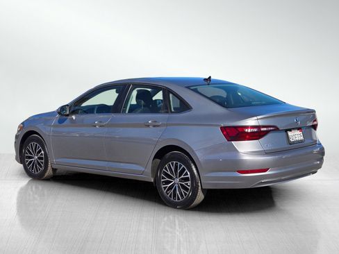 Used 2021 Volkswagen Jetta SE w/ SE Cold Weather Package image 6
