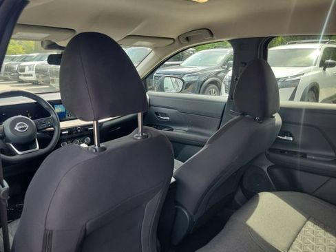 Used 2025 Nissan Kicks SV FWD image 10