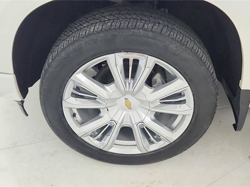 Used 2024 Chevrolet Silverado 1500 High Country w/ Technology Package AWD/4WD image 34