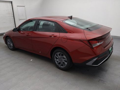 Used 2024 Hyundai Elantra SEL image 3