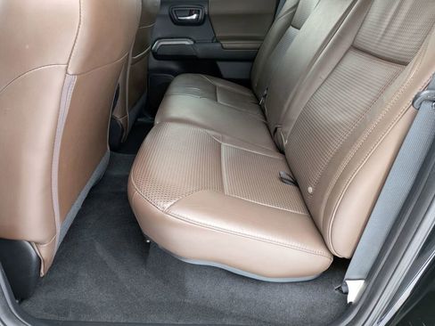 Used 2019 Toyota Tacoma Limited AWD/4WD image 26