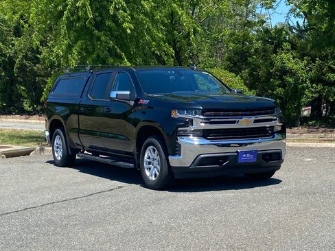 Used 2019 Chevrolet Silverado 1500 LT w/ All-Star Edition AWD/4WD image 2