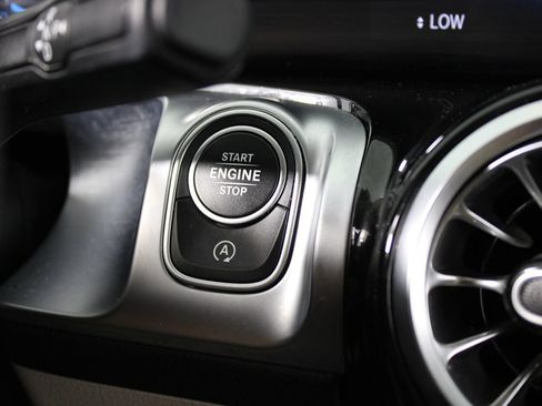 Used 2023 Mercedes-Benz GLB 250 image 15