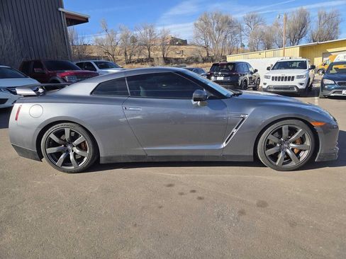 Used 2009 Nissan GT-R Premium image 7