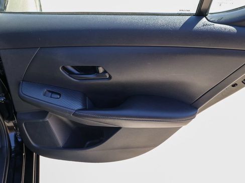 Used 2024 Nissan Sentra SV FWD image 18