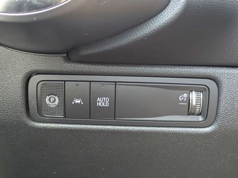 Used 2025 Chevrolet Equinox EV LT FWD image 25