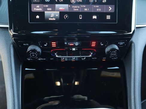 New 2025 Jeep Grand Cherokee Laredo image 7