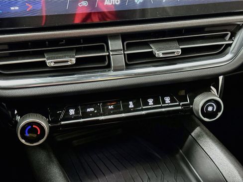 Used 2026 Chevrolet Equinox EV LT image 16