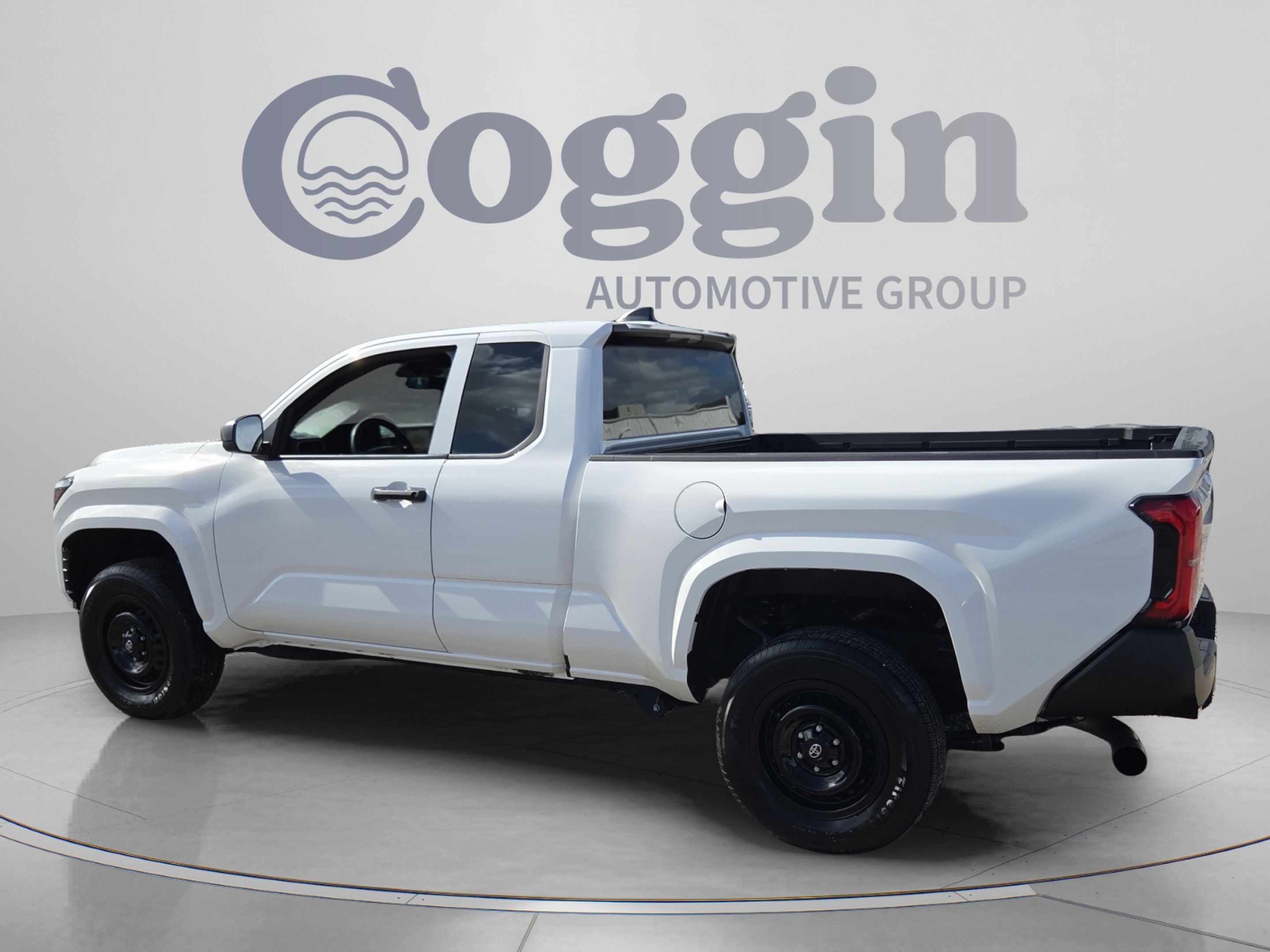 Used 2024 Toyota Tacoma SR RWD image 3