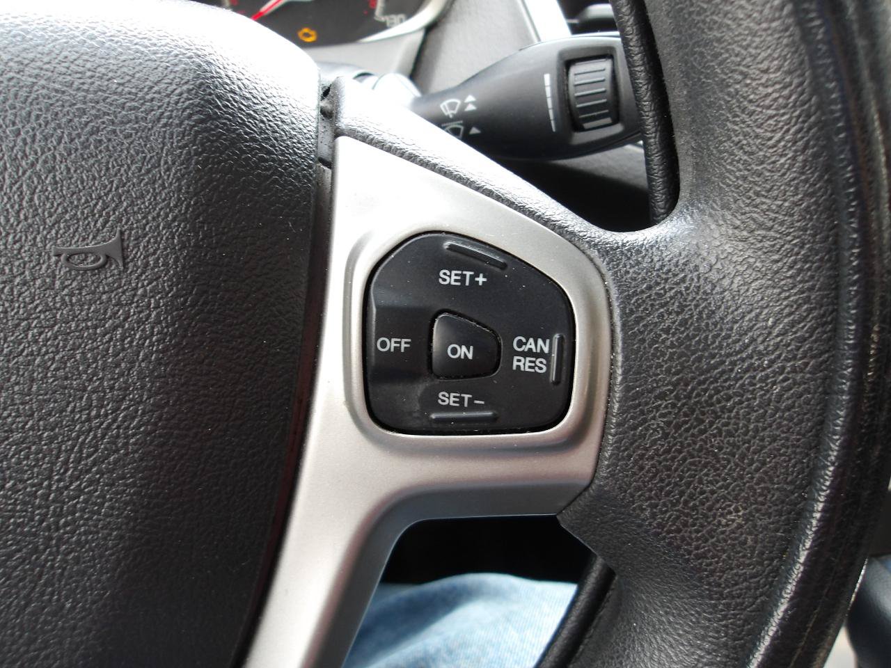 Used 2013 Ford Fiesta SE FWD image 15