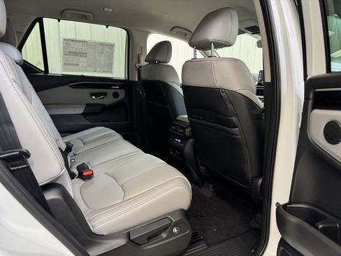 New 2025 Honda Pilot EX-L image 25