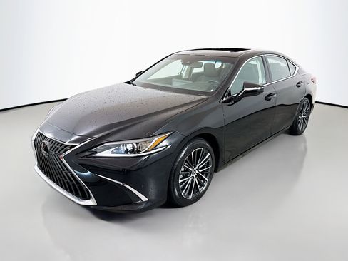 Used 2025 Lexus ES 350 w/ Premium Package image 3