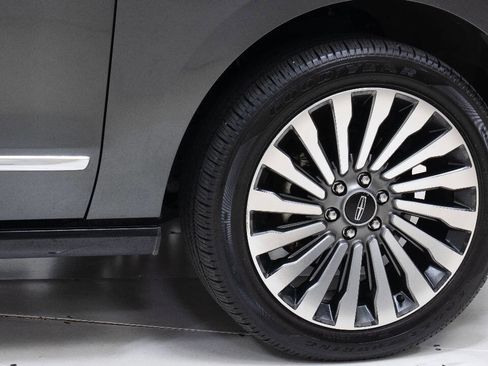 Used 2018 Lincoln Navigator Reserve w/ Technology Package image 84