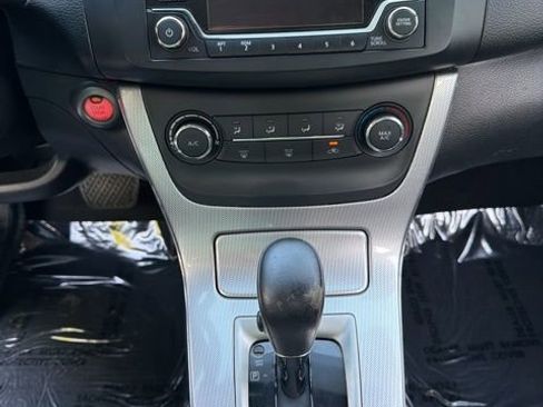 Used 2015 Nissan Sentra SR FWD image 19
