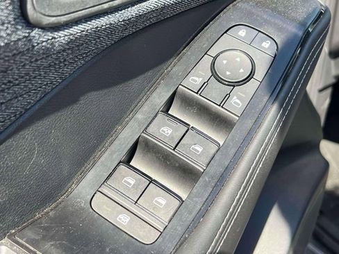 Used 2023 Nissan Rogue SV image 18