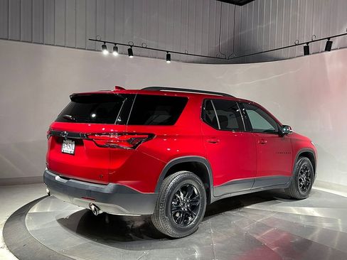 Used 2023 Chevrolet Traverse LT FWD image 11