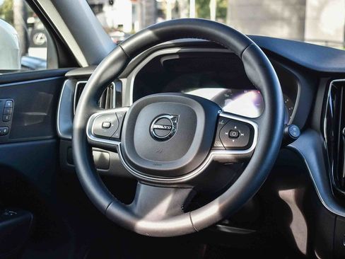 Used 2023 Volvo XC60 B5 Core w/ Climate Package image 14