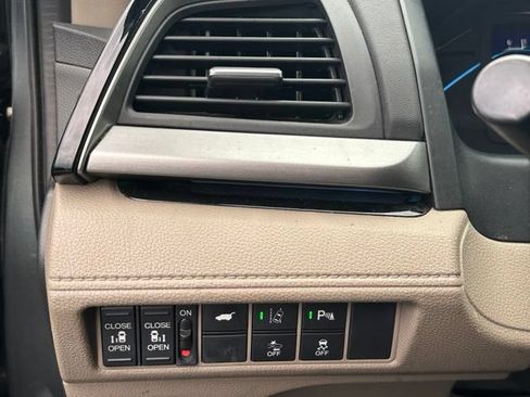 Used 2019 Honda Odyssey Elite image 17