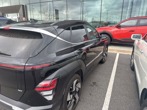 Used 2024 Hyundai Kona Limited image 7