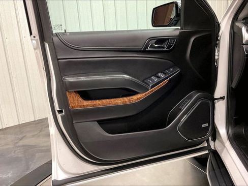 Used 2020 Chevrolet Tahoe Premier AWD/4WD image 23