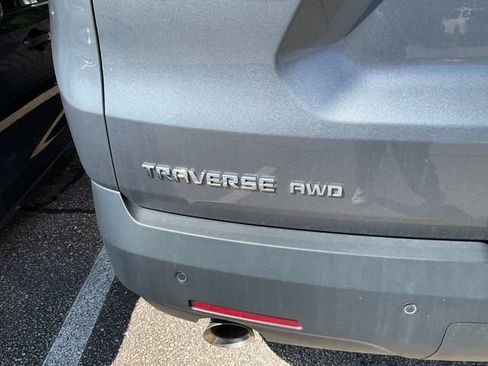 Used 2021 Chevrolet Traverse LT image 7