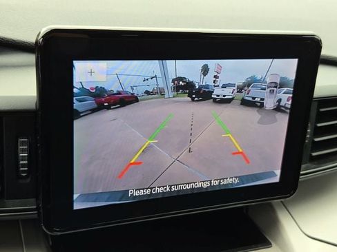 Used 2024 Ford Explorer XLT RWD image 21