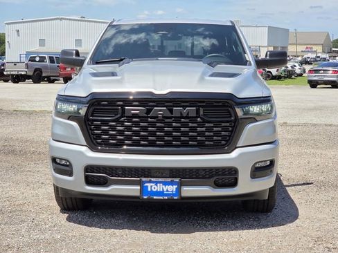 New 2026 RAM 1500 Express AWD/4WD image 3
