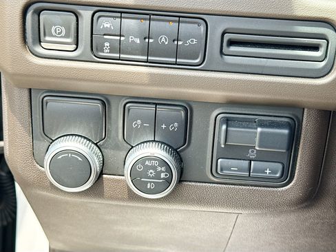 Used 2021 GMC Yukon SLT w/ SLT Luxury Plus Package RWD image 38