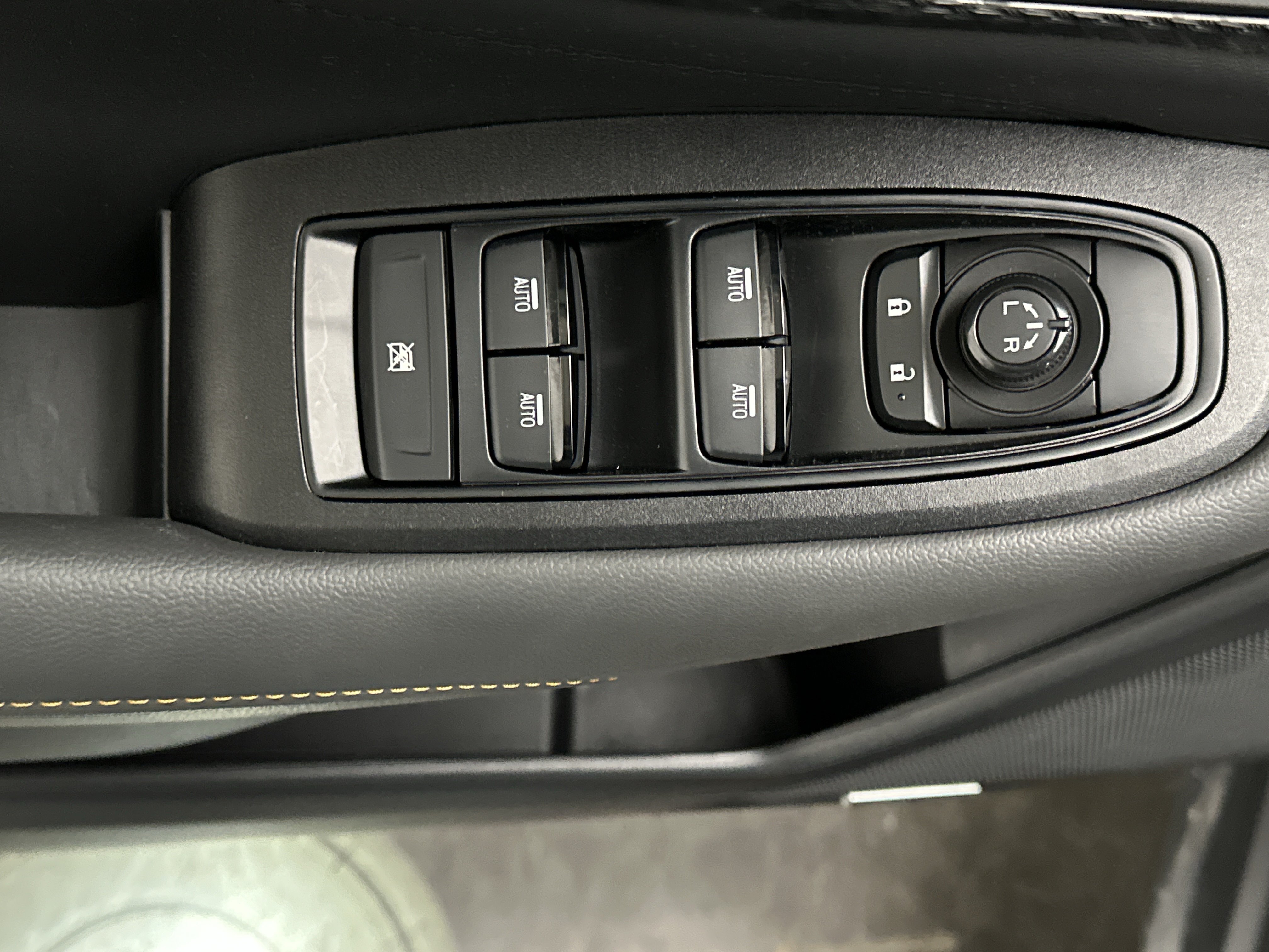 Used 2025 Subaru Outback Wilderness AWD/4WD image 21