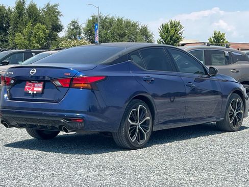 Used 2023 Nissan Altima 2.5 SR FWD image 3