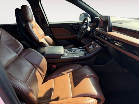 Certified 2021 Lincoln Aviator Reserve w/ Equipment Group 201A image 15