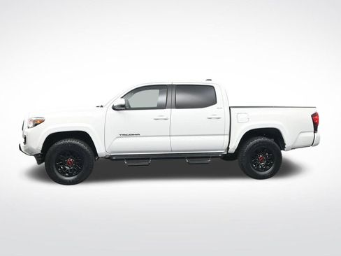 Used 2022 Toyota Tacoma SR5 w/ Technology Package image 10