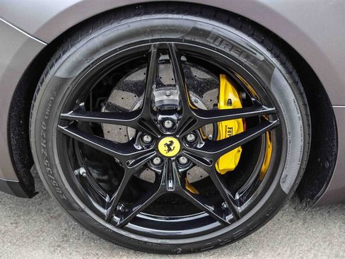 Used 2016 Ferrari California T RWD image 14