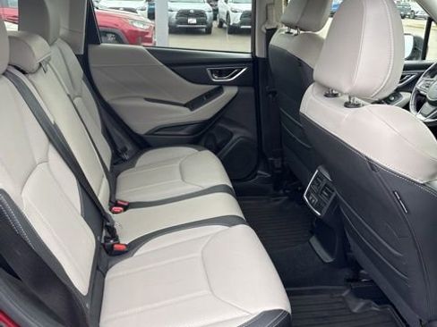 Used 2019 Subaru Forester Limited image 12