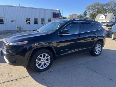 Used 2015 Jeep Cherokee Latitude w/ Cold Weather Group image 6