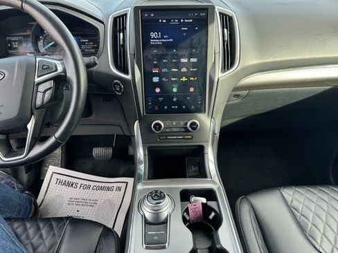 Used 2024 Ford Edge Titanium image 18