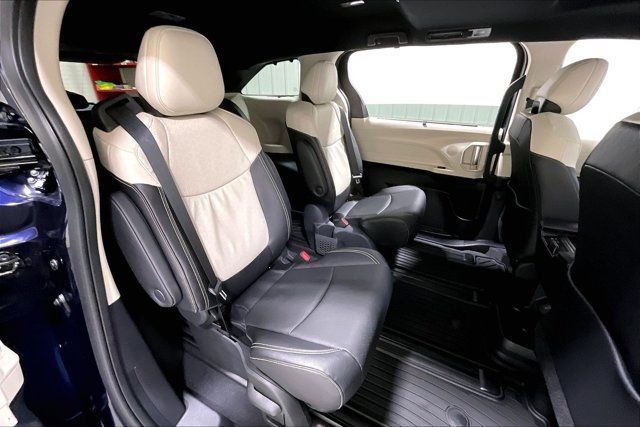 Used 2026 Toyota Sienna Limited AWD/4WD image 28