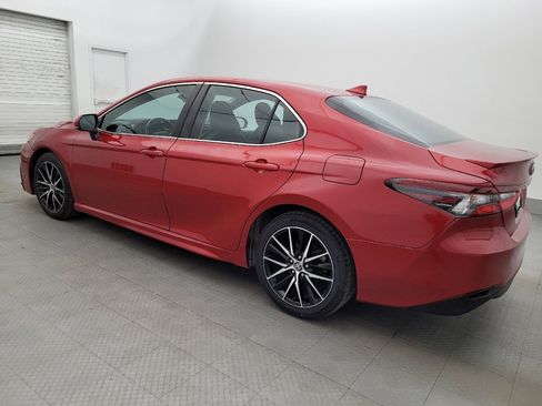 Used 2021 Toyota Camry SE FWD image 3