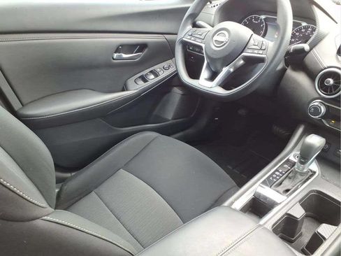 Used 2025 Nissan Sentra SV FWD image 19