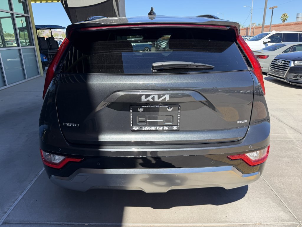 Used 2025 Kia Niro FWD image 13