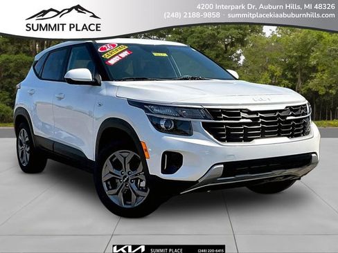 Certified 2026 Kia Seltos LX AWD/4WD image 1