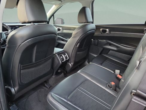 Certified 2024 Kia Sorento S AWD/4WD image 6
