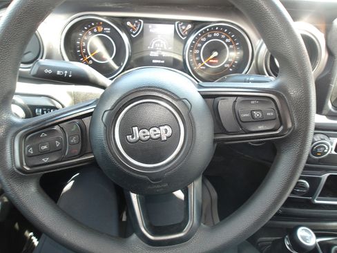 Used 2019 Jeep Wrangler Sport AWD/4WD image 16