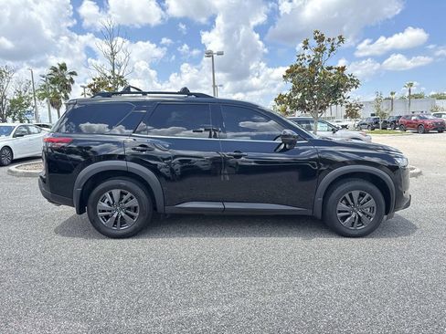 Certified 2024 Nissan Pathfinder SV w/ Black Appearance Package FWD image 2