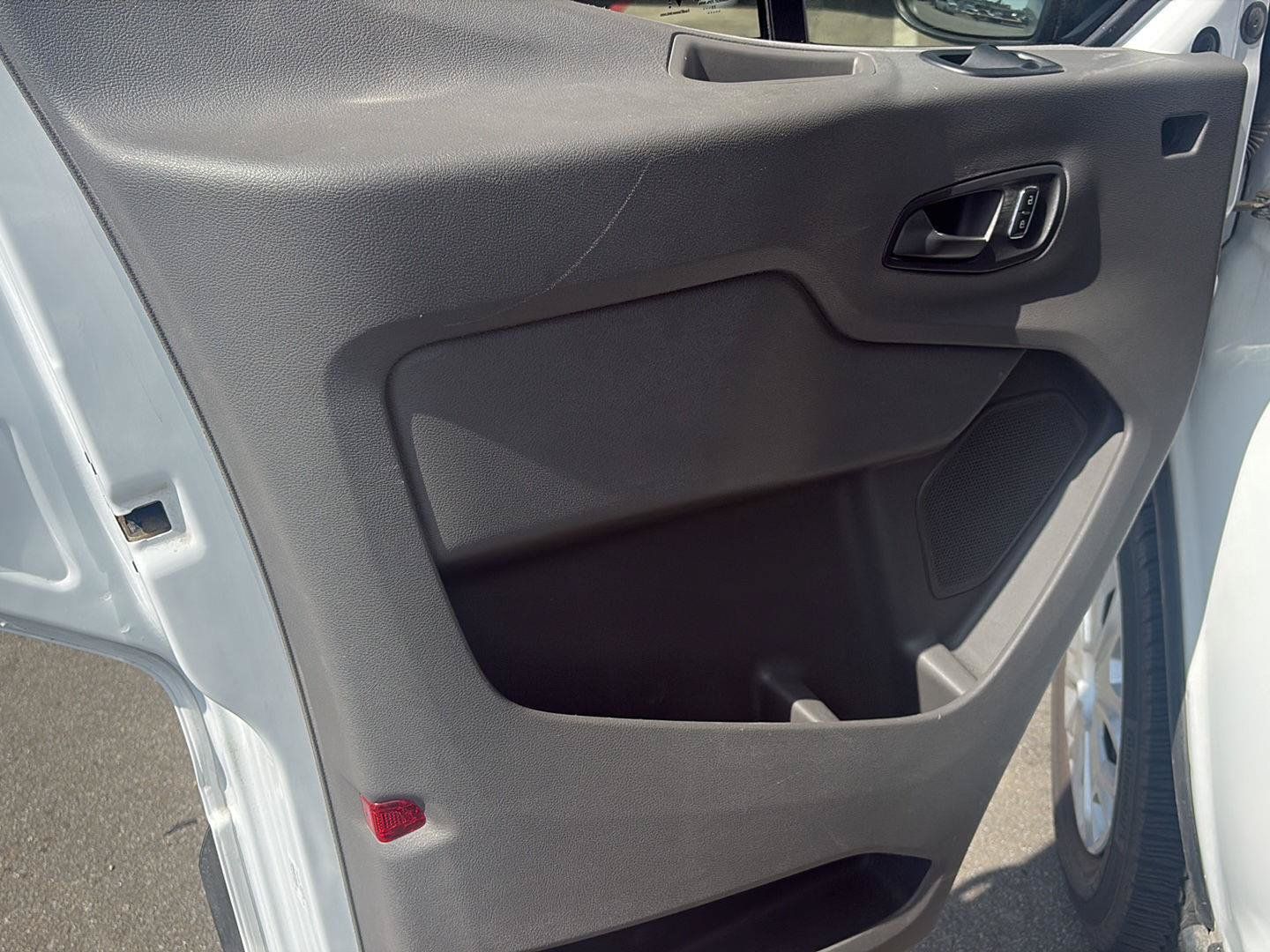Used 2023 Ford E-Transit Medium Roof RWD image 9