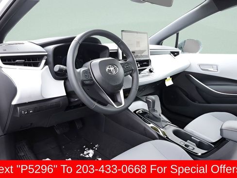 Certified 2025 Toyota Corolla SE w/ SE Premium Package FWD image 27