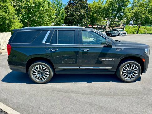 Used 2023 GMC Yukon Denali Ultimate AWD/4WD image 4