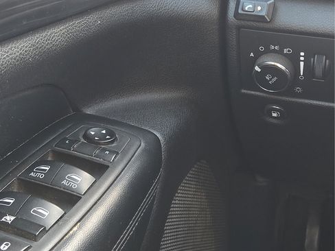 Used 2022 Jeep Grand Cherokee Laredo X RWD image 13