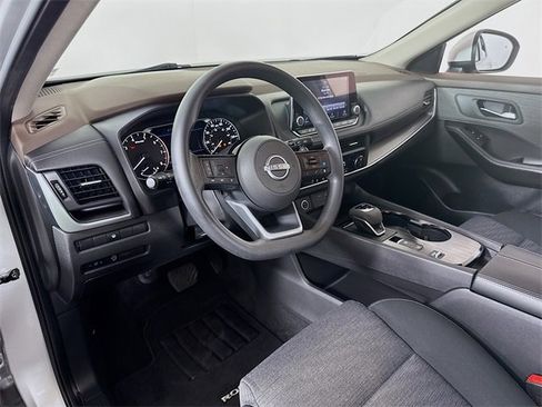 Certified 2023 Nissan Rogue SV image 7